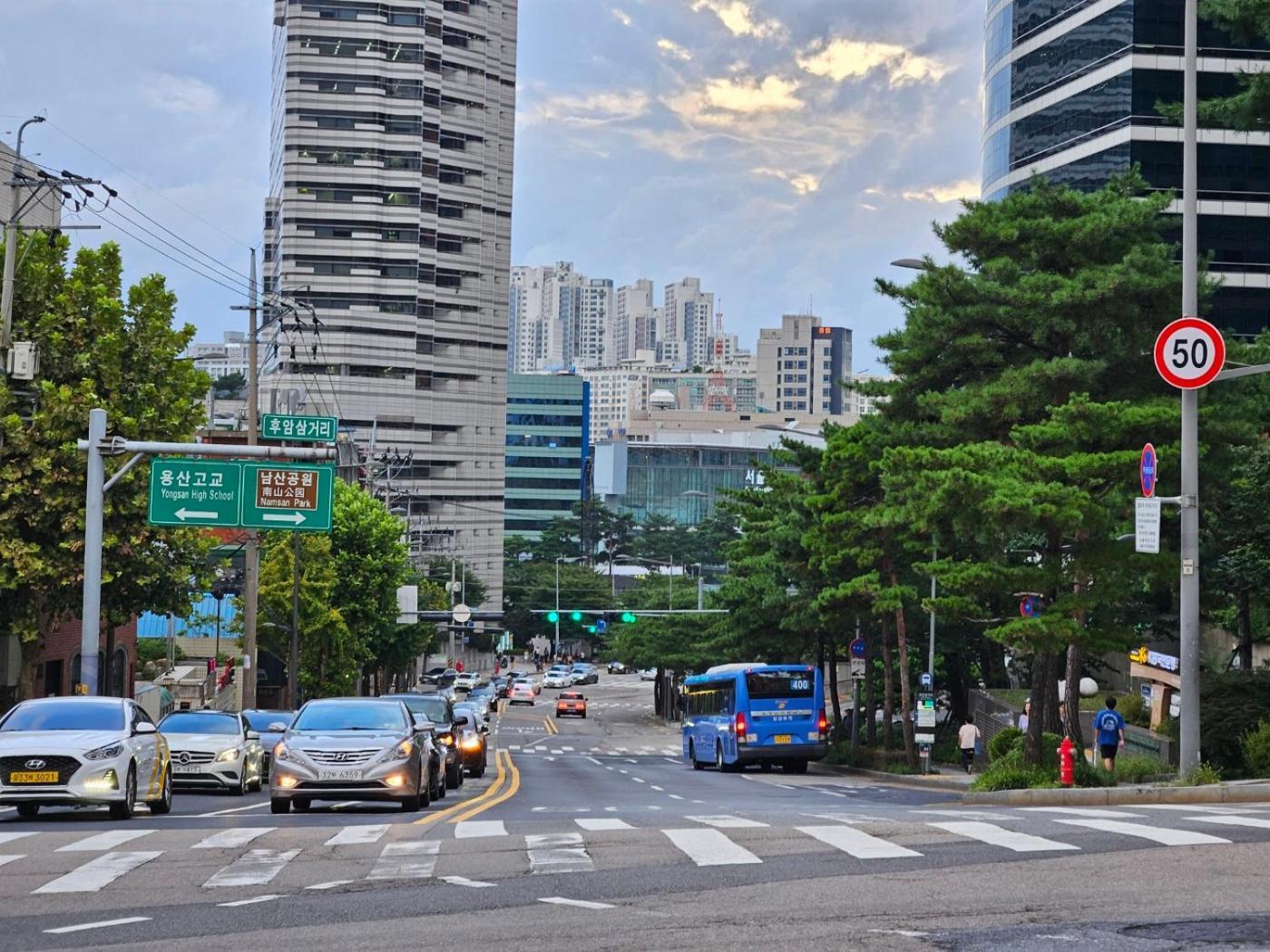 Отель Seoul Station 4Min, Perfect For Family Экстерьер фото