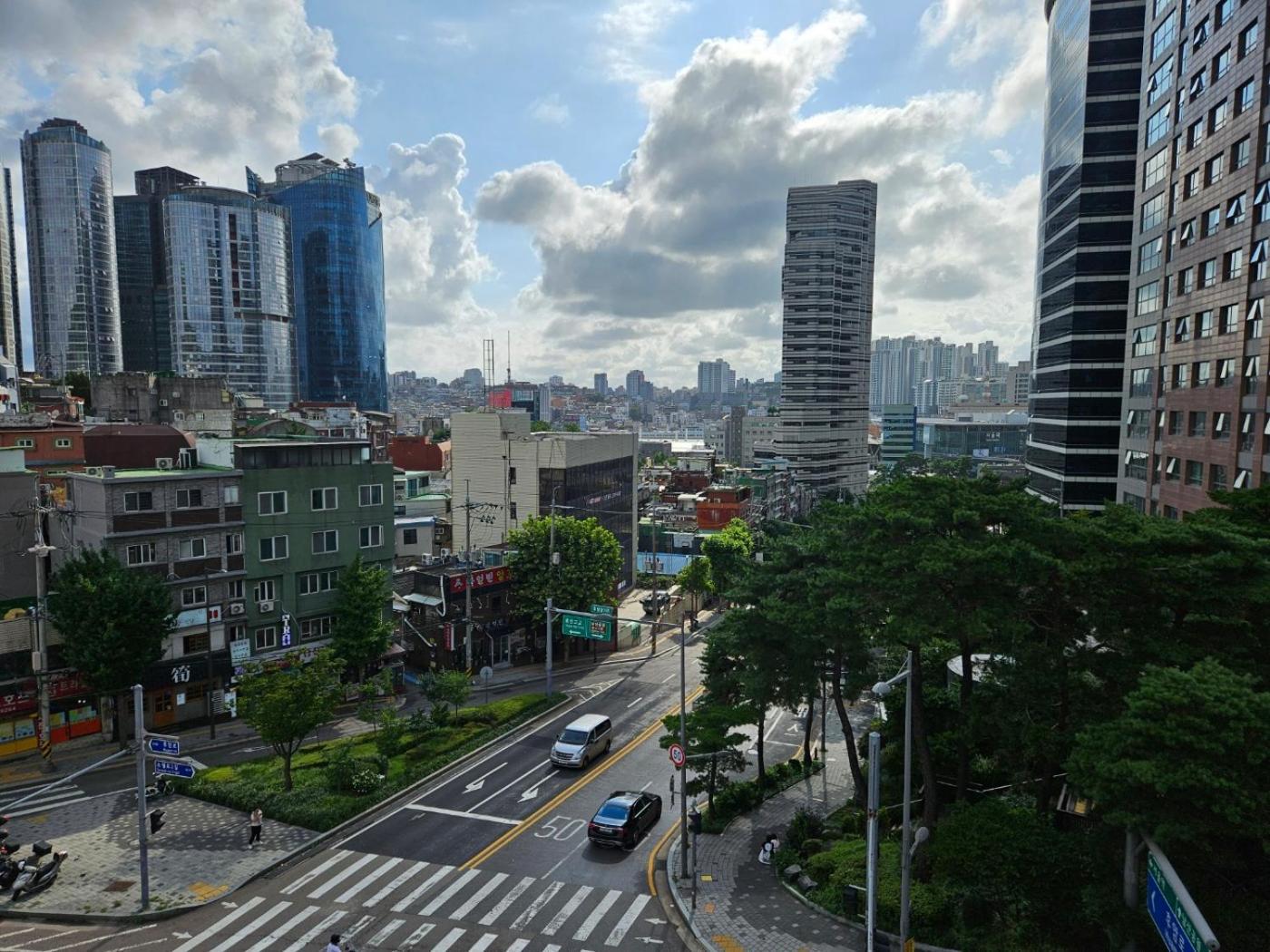Отель Seoul Station 4Min, Perfect For Family Экстерьер фото